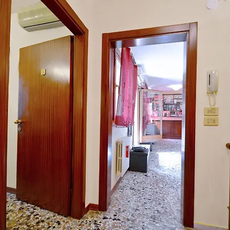 Ve.n.i.ce Cera Casa Della Zia